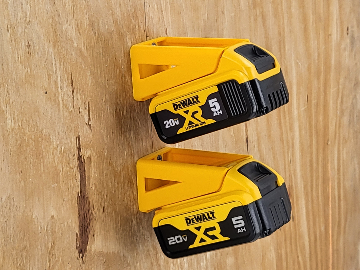 Dewalt 20v 60v Horizontal Locking Battery Mount Hanger Holder - Yellow