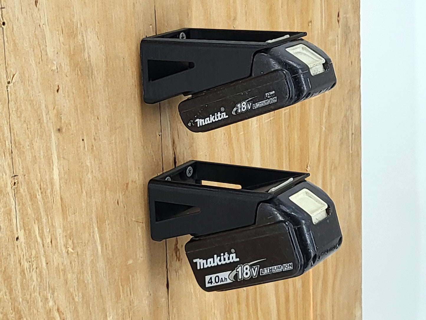 Makita 18v Horizontal Locking Battery Mount Hanger Holder - Black